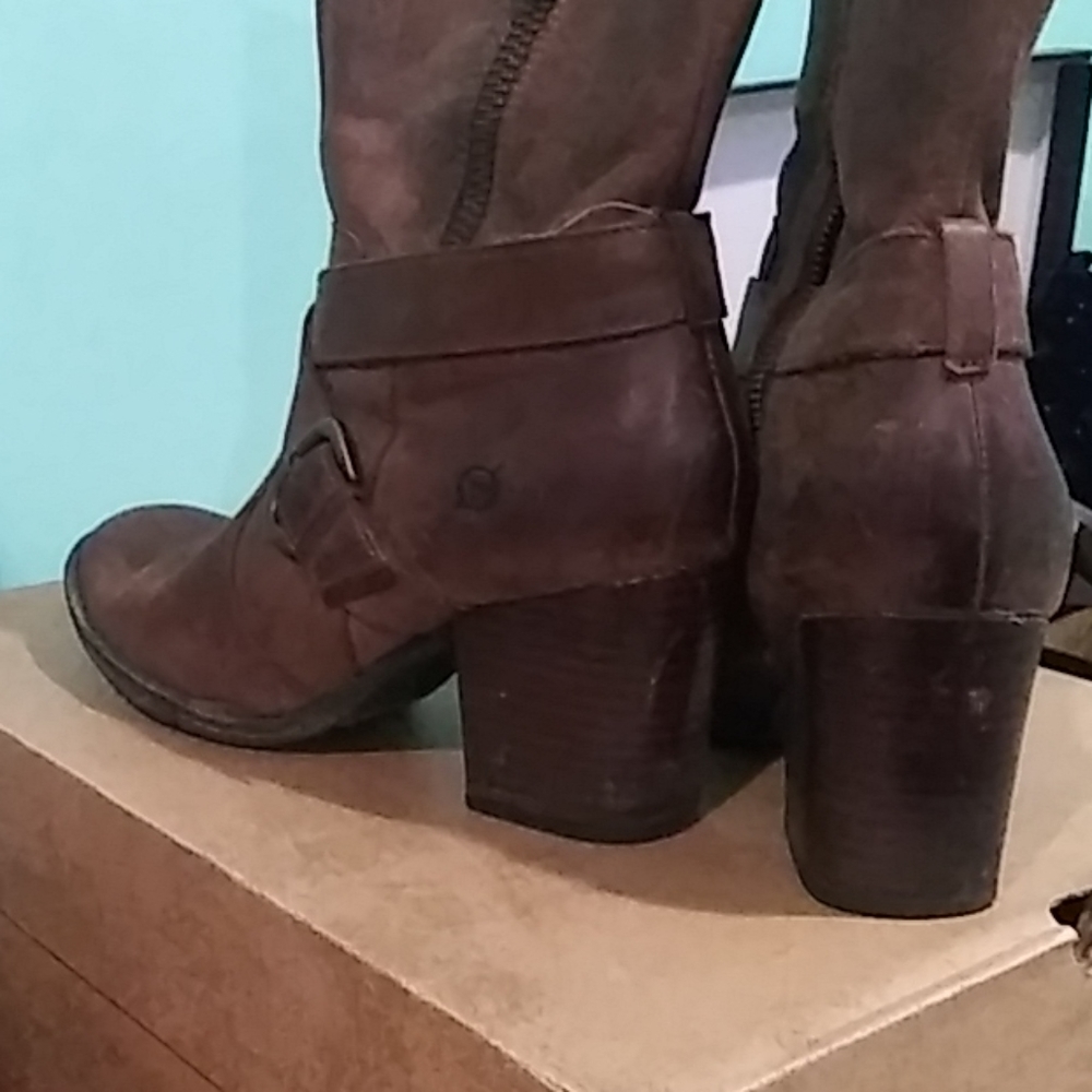 Boots - Picture 3 of 3